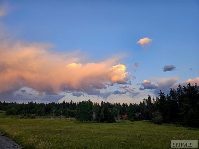 1650 Shadow Loop South, Island Park, ID 83429