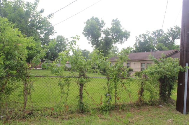 4914 Falls Street, Houston, TX 77026