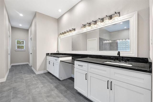 7045 Cayton Street, Houston, TX 77061