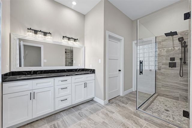 7045 Cayton Street, Houston, TX 77061