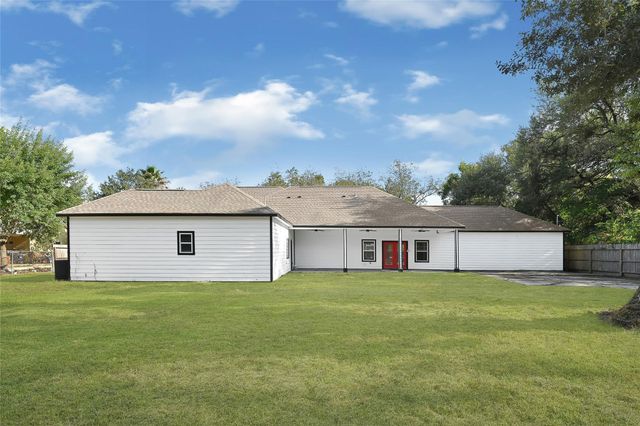 7045 Cayton Street, Houston, TX 77061