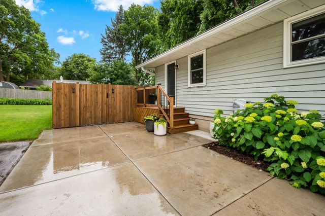 3012 33rd Avenue NE, Saint Anthony, MN 55418