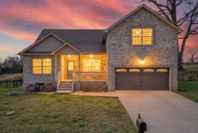 301 Ivy Bend Cir, Clarksville, TN 37043