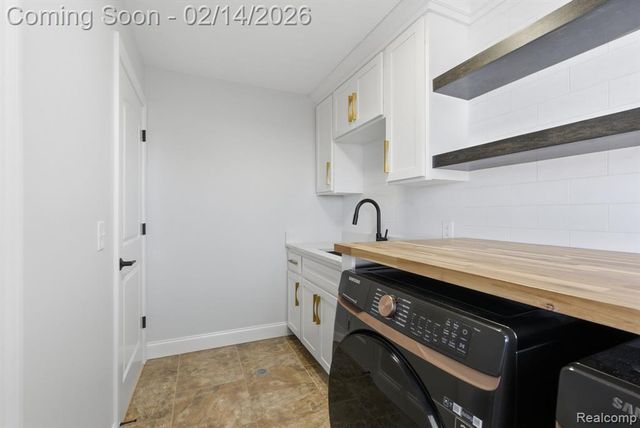 8844 Ridge Drive, Washington, MI 48095