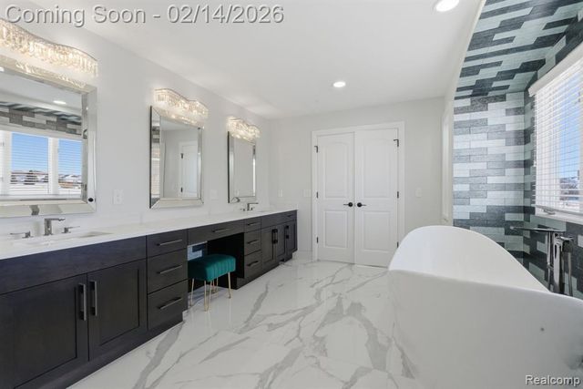 8844 Ridge Drive, Washington, MI 48095