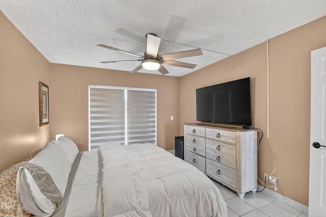 3200 Springdale Boulevard 217, Palm Springs, FL 33461
