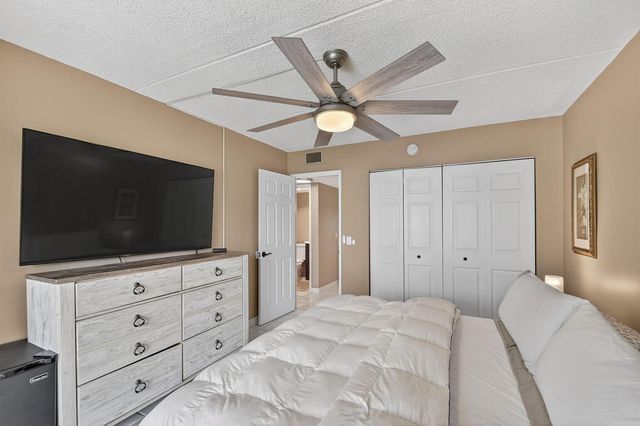 3200 Springdale Boulevard 217, Palm Springs, FL 33461