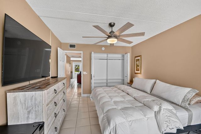 3200 Springdale Boulevard 217, Palm Springs, FL 33461