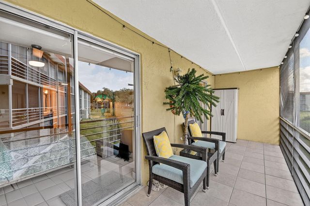 3200 Springdale Boulevard 217, Palm Springs, FL 33461
