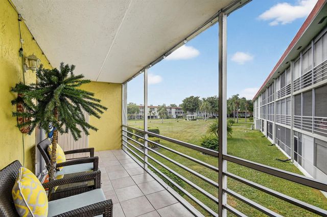 3200 Springdale Boulevard 217, Palm Springs, FL 33461