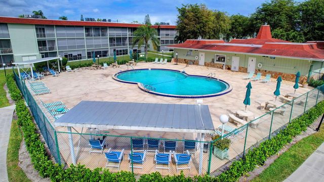 3200 Springdale Boulevard 217, Palm Springs, FL 33461
