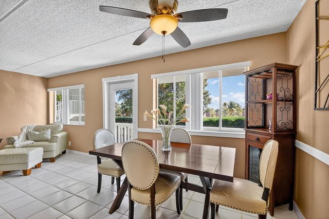 3200 Springdale Boulevard 217, Palm Springs, FL 33461