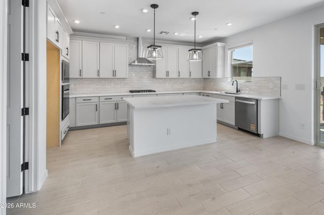 13415 W EAGLE FEATHER Road, Peoria, AZ 85383