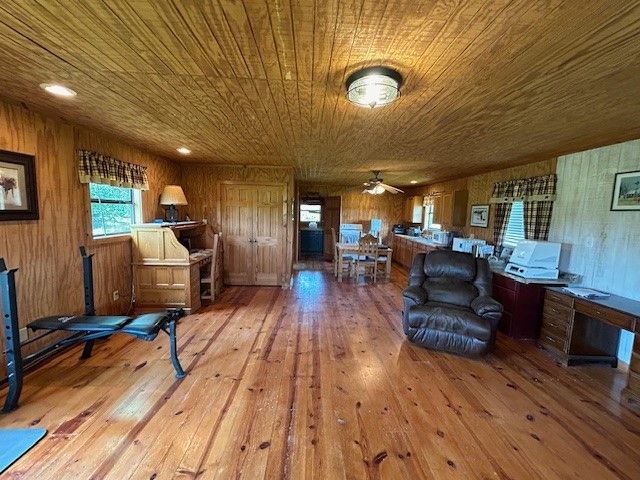 284 County Road 2388, Pickton, TX 75471