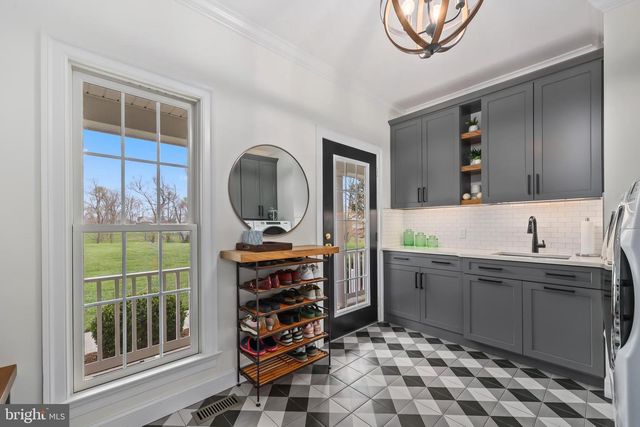 37619 WRIGHT FARM DR, Purcellville, VA 20132