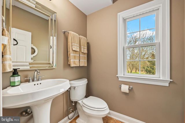 37619 WRIGHT FARM DR, Purcellville, VA 20132
