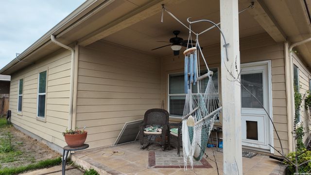 14407 BARN CT, Elmendorf, TX 78112