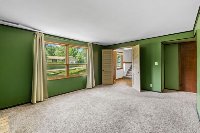 1870 7th Street NW, New Brighton, MN 55112