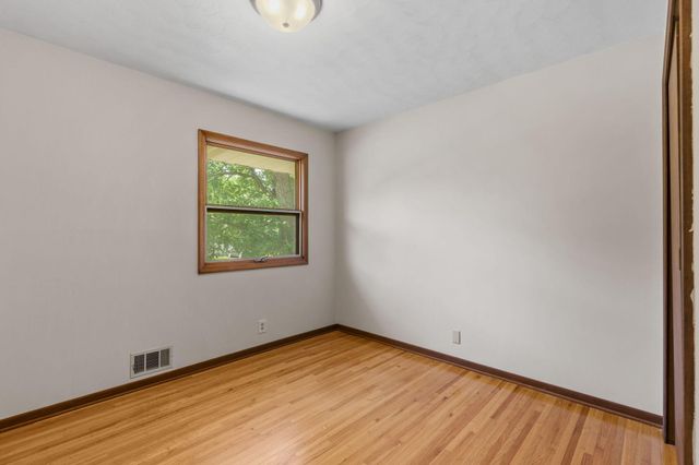 1870 7th Street NW, New Brighton, MN 55112
