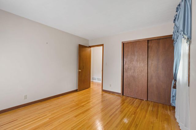 1870 7th Street NW, New Brighton, MN 55112