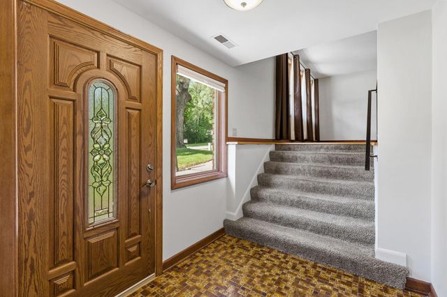 1870 7th Street NW, New Brighton, MN 55112