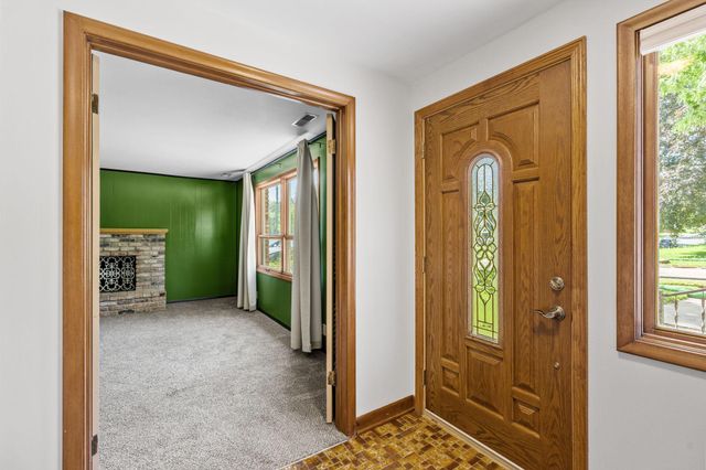 1870 7th Street NW, New Brighton, MN 55112
