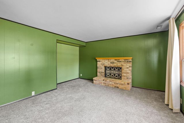 1870 7th Street NW, New Brighton, MN 55112