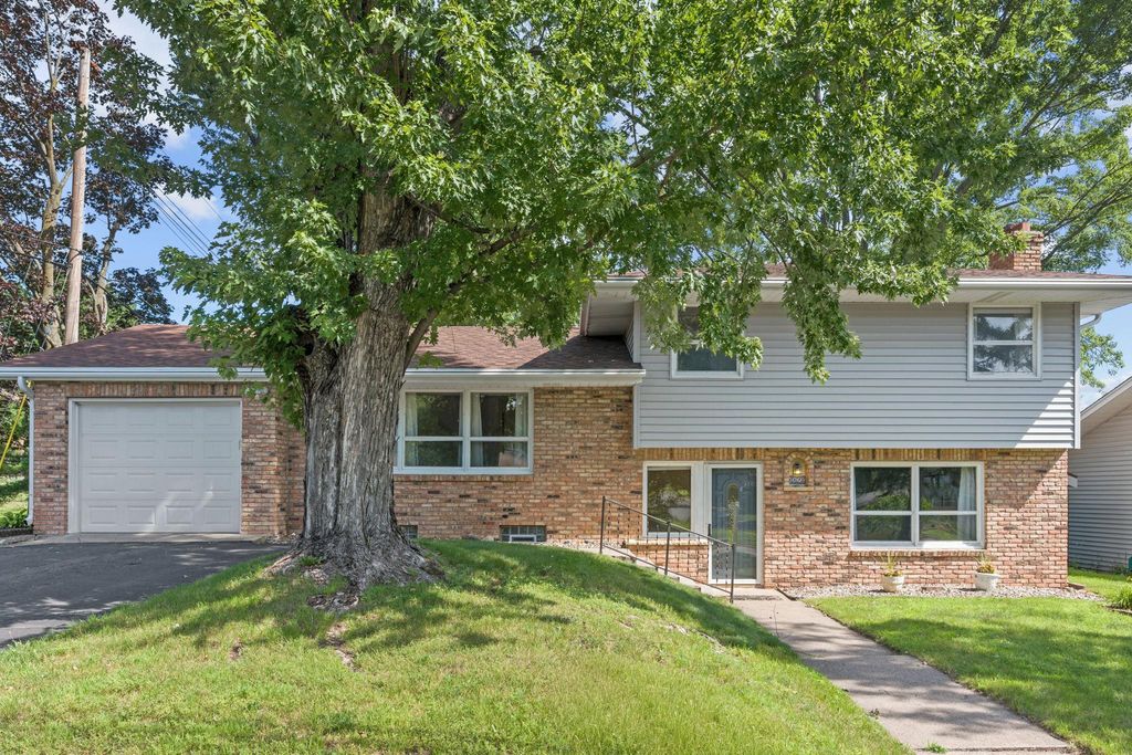 1870 7th Street NW, New Brighton, MN 55112