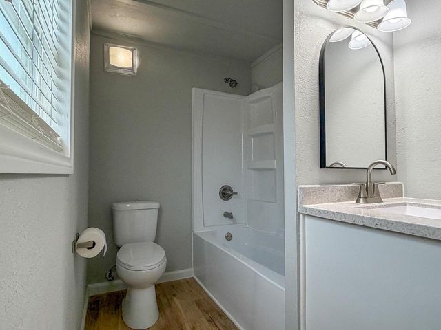 1241 S 11TH AVENUE, Wausau, WI 54401