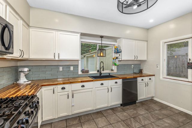 501 W Grove, Greenville, MI 48838