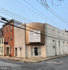 19 N RAILROAD AVE, Mechanicsburg, PA 17050