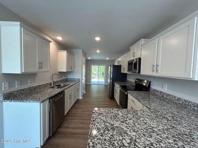 502 Cove Drive, Newport, NC 28570