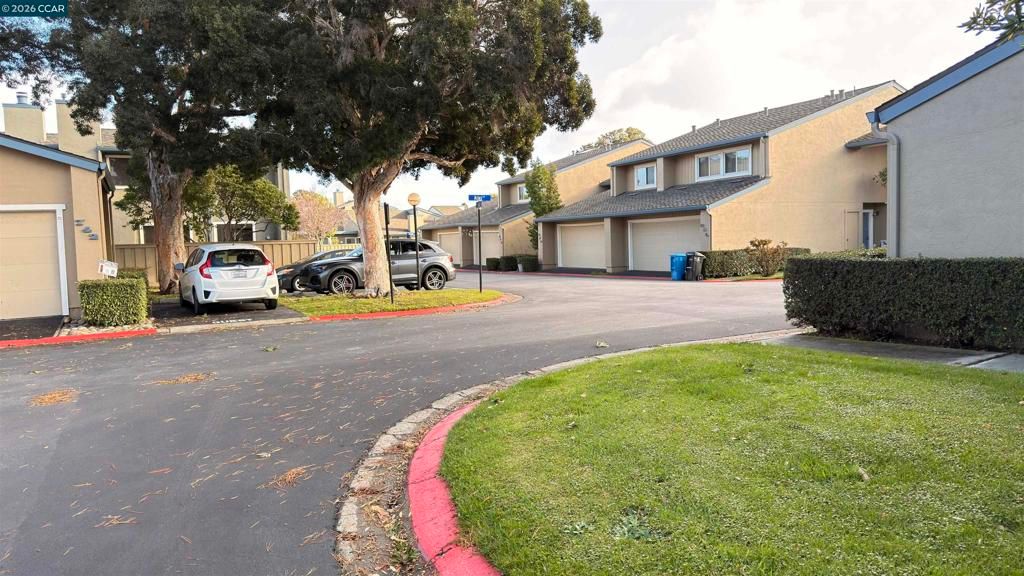 Image 2 of property listing at 748 Aries Ln, Foster City, CA 94404