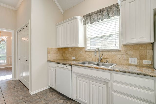 7116 Deer Hollow Drive, Fort Worth, TX 76132