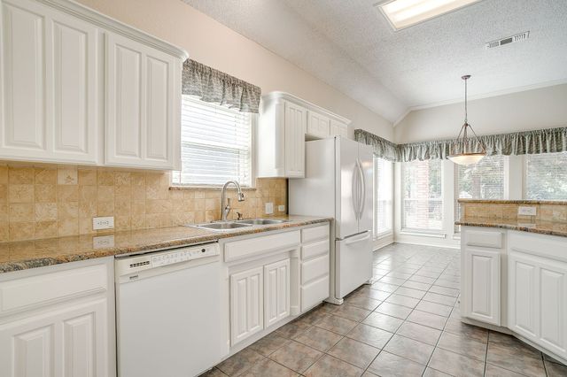 7116 Deer Hollow Drive, Fort Worth, TX 76132