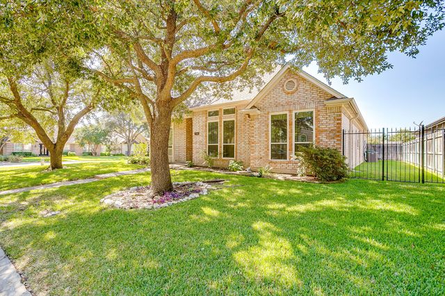 7116 Deer Hollow Drive, Fort Worth, TX 76132