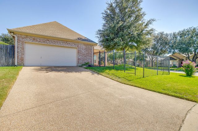 7116 Deer Hollow Drive, Fort Worth, TX 76132