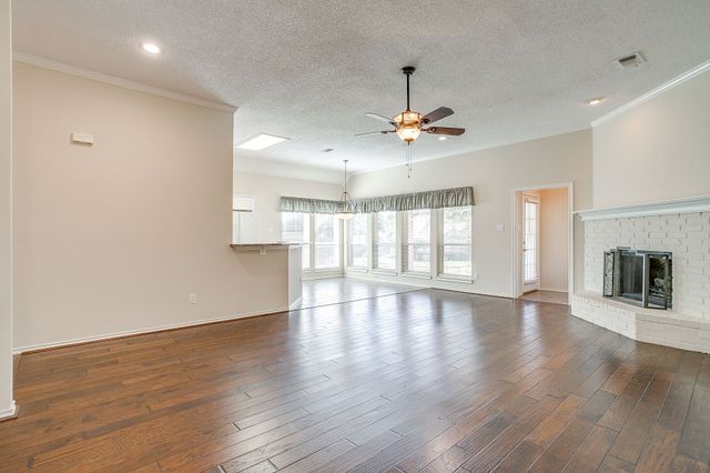 7116 Deer Hollow Drive, Fort Worth, TX 76132