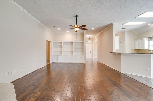 7116 Deer Hollow Drive, Fort Worth, TX 76132