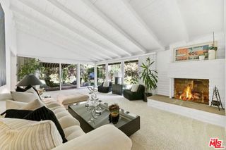 4363 Hayvenhurst Ave, Encino, CA 91436