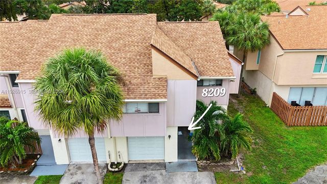 8209 NW 8th St 1, Plantation, FL 33324