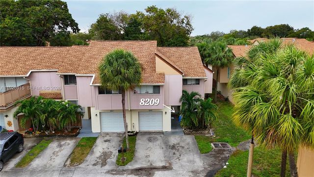 8209 NW 8th St 1, Plantation, FL 33324