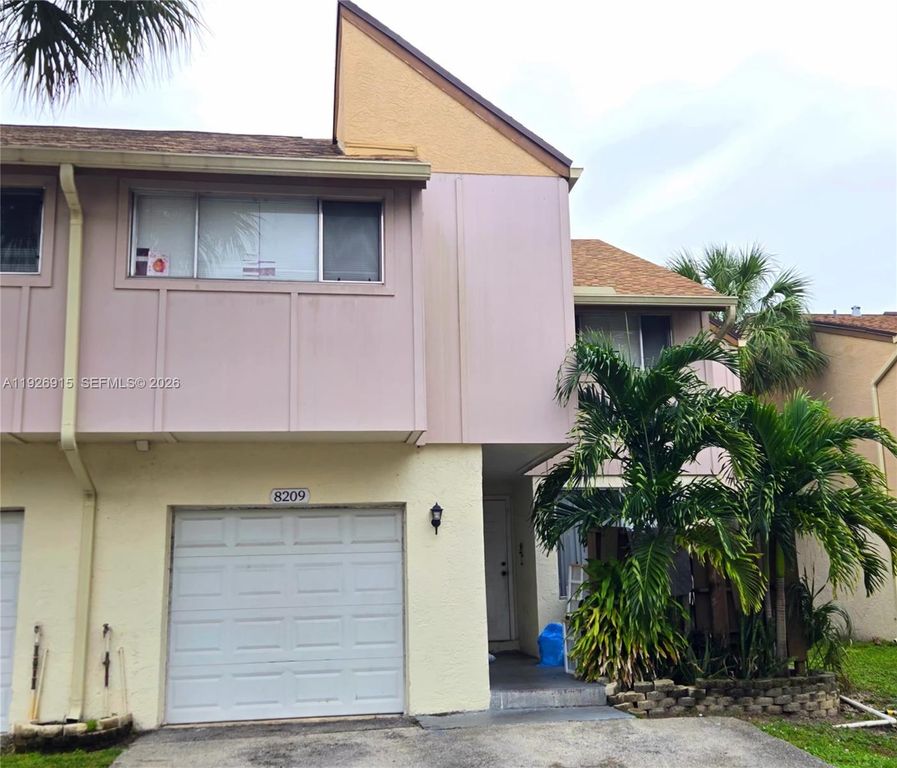 8209 NW 8th St 1, Plantation, FL 33324