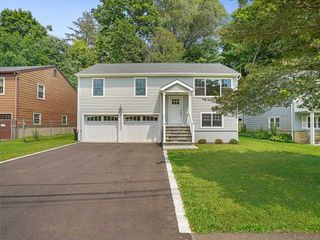 6 Erin Court, Norwalk, CT 06854