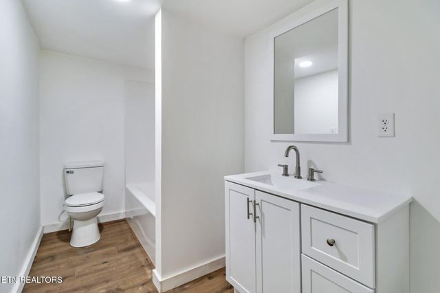 1095 Franklin Rd, Jamestown, TN 38556