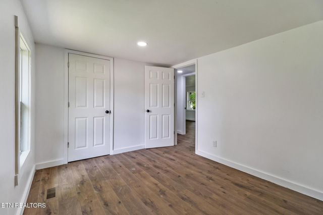 1095 Franklin Rd, Jamestown, TN 38556