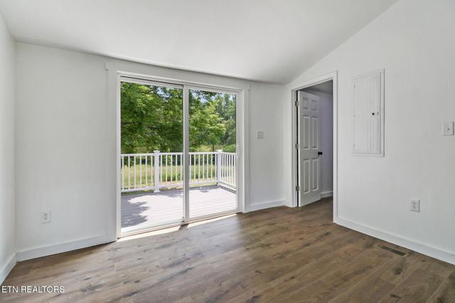 1095 Franklin Rd, Jamestown, TN 38556