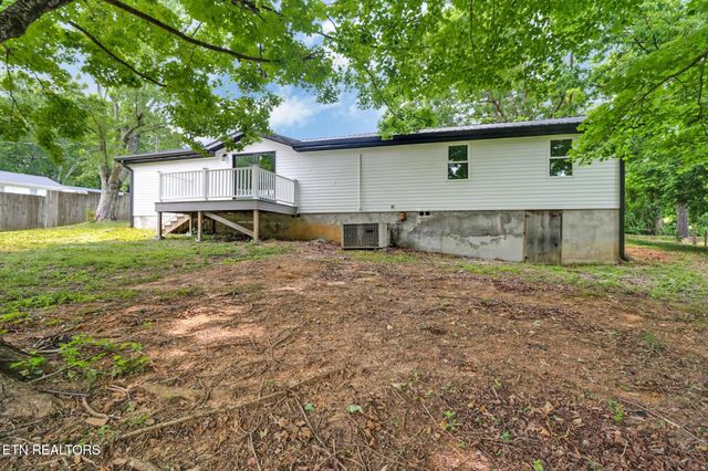 1095 Franklin Rd, Jamestown, TN 38556