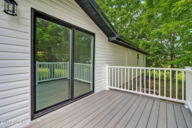 1095 Franklin Rd, Jamestown, TN 38556