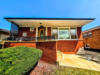 8515 S Kedvale Avenue, Chicago, IL 60652